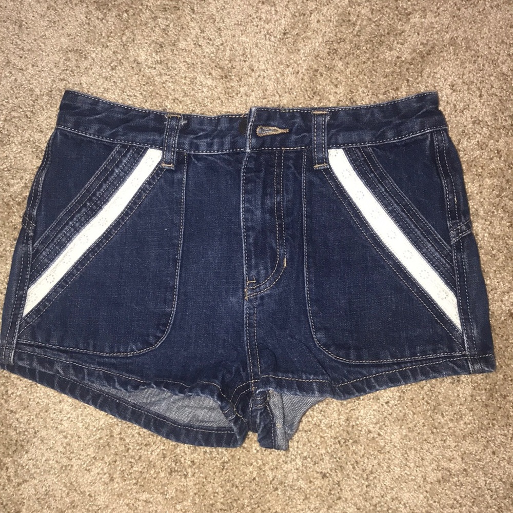 Free people denim shorts w/fabric design on pocket